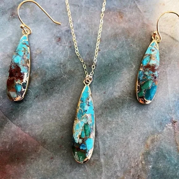Natural Turquoise and Gold Jewelry Set